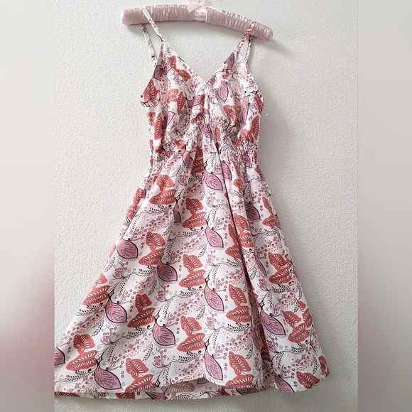 NWOT Hawaiian coral & white floral print smocked rayon dress size Medium - Picture 1 of 6